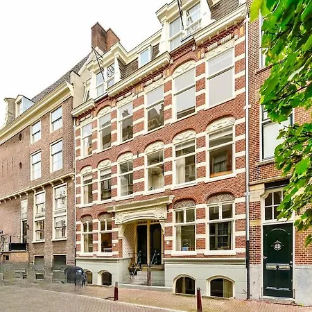 Luxury In Location Of Apartment *