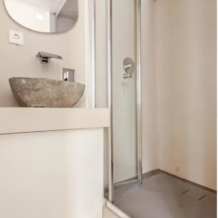 Luxury In Location Of Ámsterdam